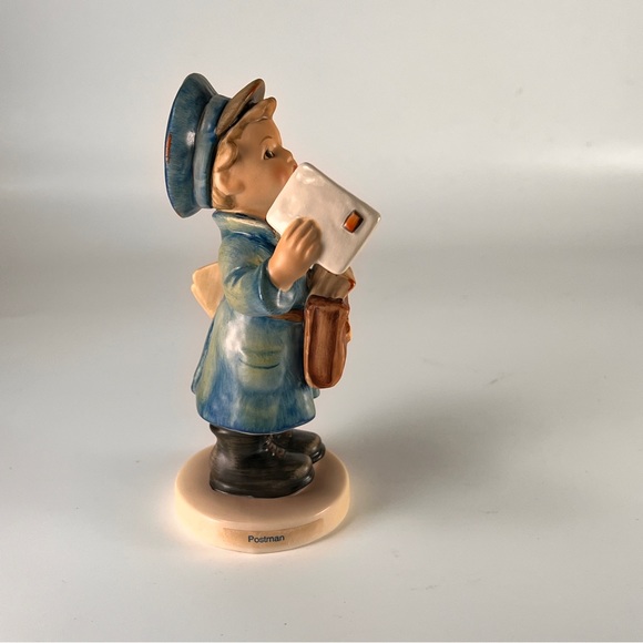 Vtg Goebel Hummel Figurine Postman W. Germany TMK6 Signed '83 #119 - Picture 3 of 14